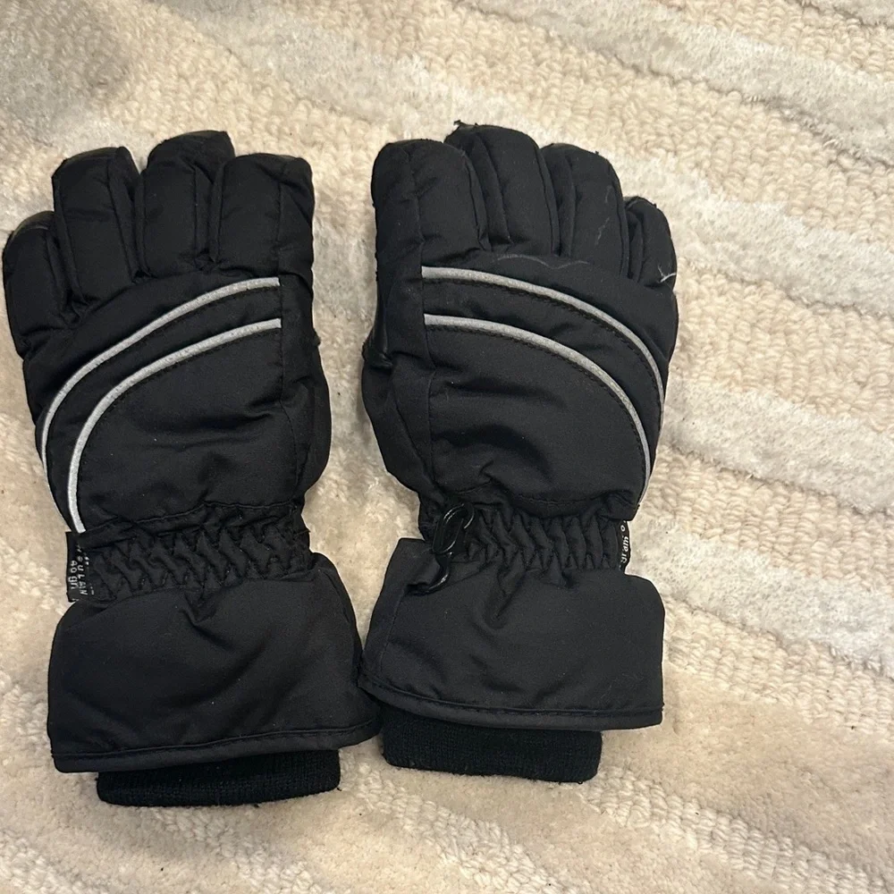 Old Navy Black and Gray Kids Mittens
